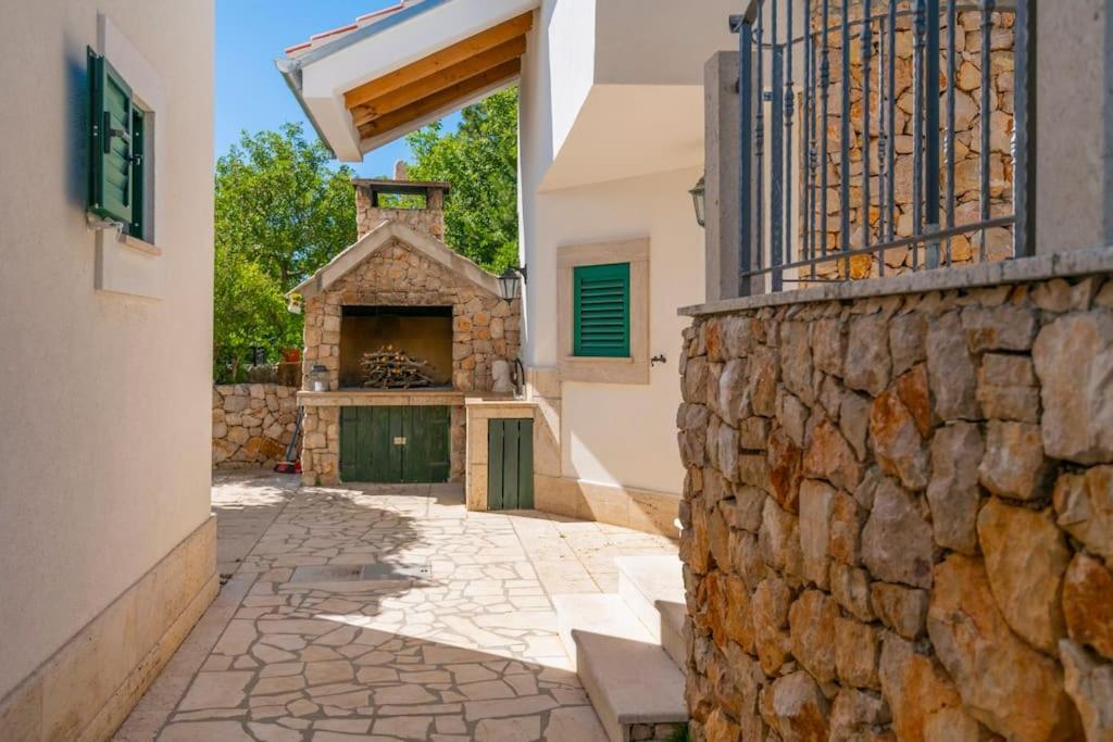 Three-Bedroom Villa With Private Pool Lovreć 外观 照片